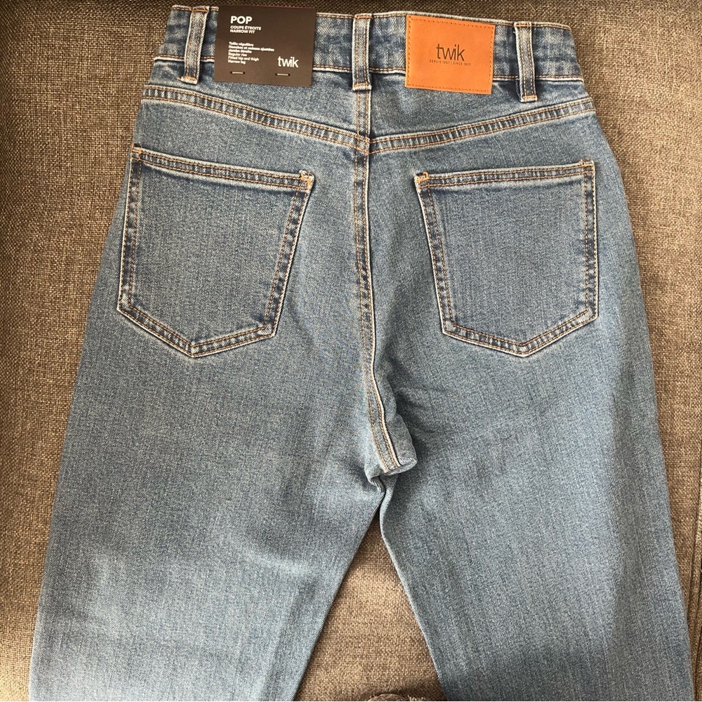 Pop Narrow Fit Medium Wash Jeans New With Tag - Picture 9 of 13